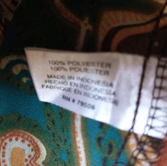 Violet & Claire Ruffle Button up Blouse Size Large - Picture 7 of 8